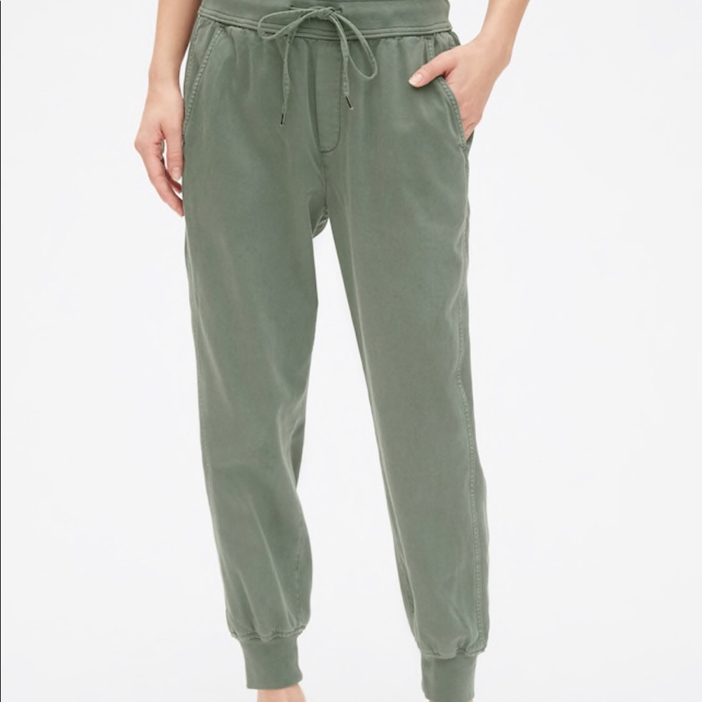 Gap joggers